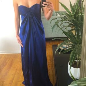 Laundry by Shelli Segal gown